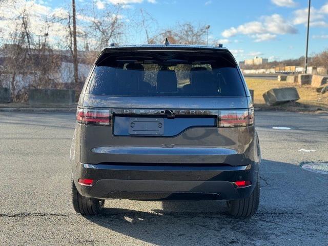 new 2025 Land Rover Discovery car, priced at $69,528