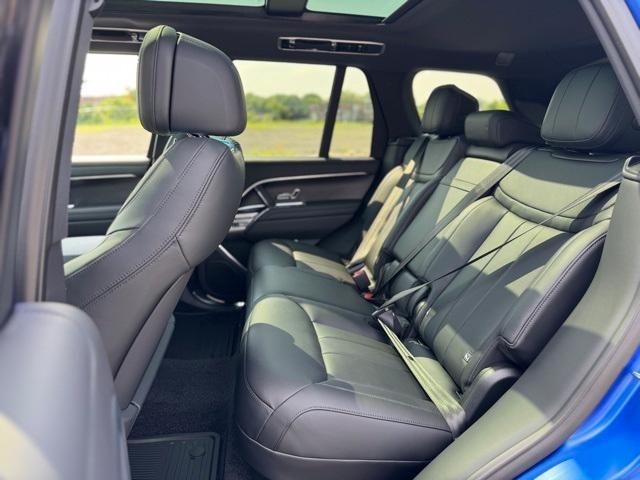 new 2025 Land Rover Range Rover car, priced at $165,610