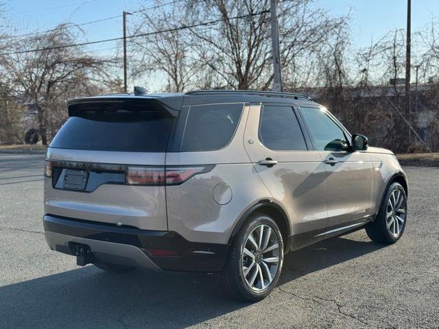 new 2025 Land Rover Discovery car, priced at $69,828