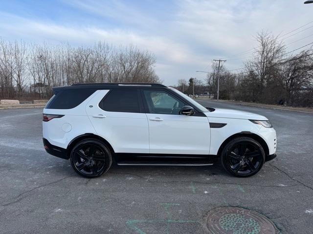 new 2025 Land Rover Discovery car, priced at $78,525