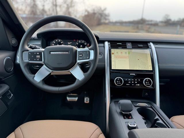 new 2025 Land Rover Discovery car, priced at $78,525