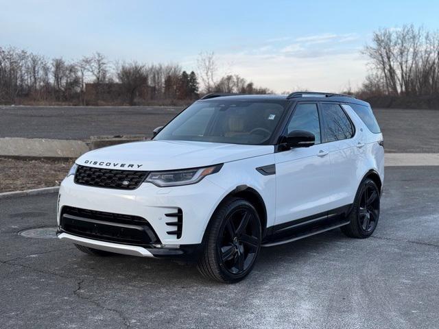 new 2025 Land Rover Discovery car, priced at $78,525