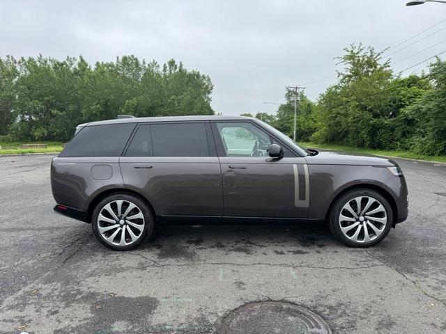 new 2025 Land Rover Range Rover car, priced at $160,155