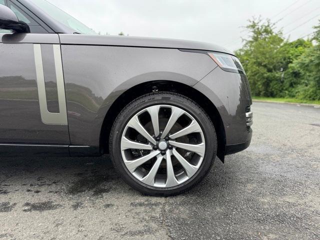 new 2025 Land Rover Range Rover car, priced at $160,155