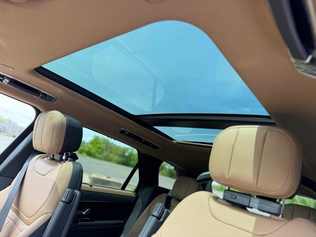 new 2025 Land Rover Range Rover Sport car, priced at $136,600