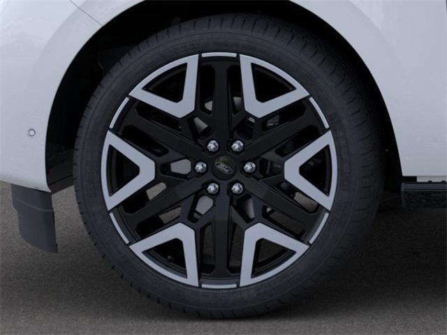 new 2025 Ford Expedition car, priced at $82,919