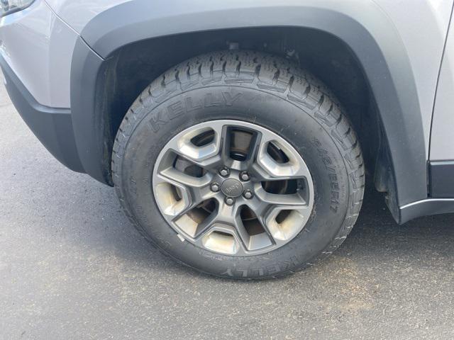 used 2019 Jeep Cherokee car, priced at $17,795