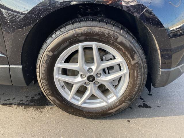 used 2024 Ford Edge car, priced at $30,874