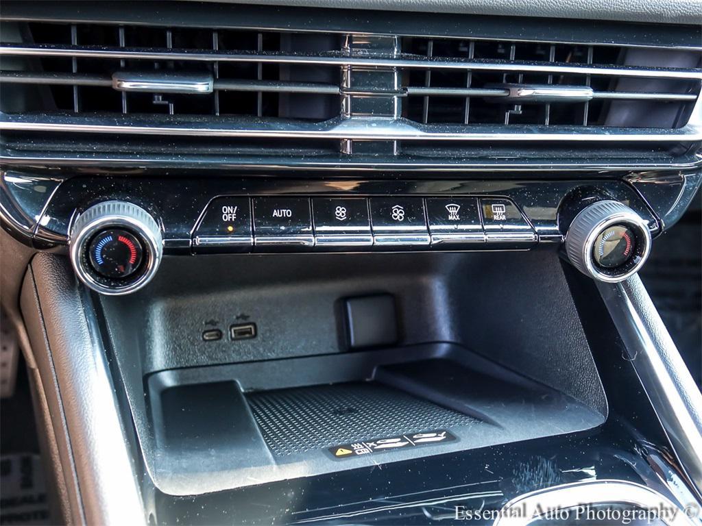 used 2025 Chevrolet Traverse car, priced at $38,791