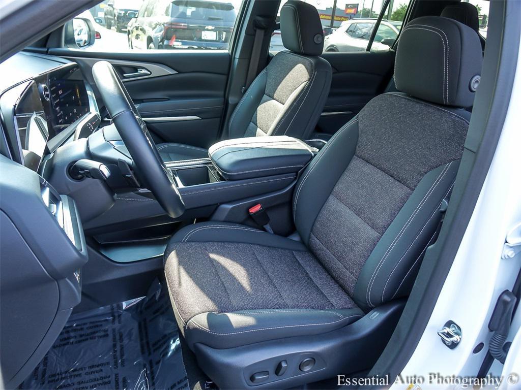 used 2025 Chevrolet Traverse car, priced at $38,791