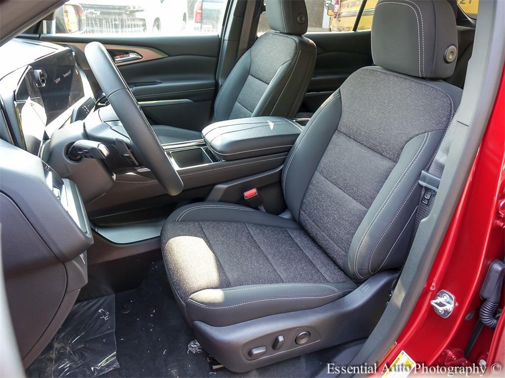 new 2026 Chevrolet Traverse car, priced at $43,015