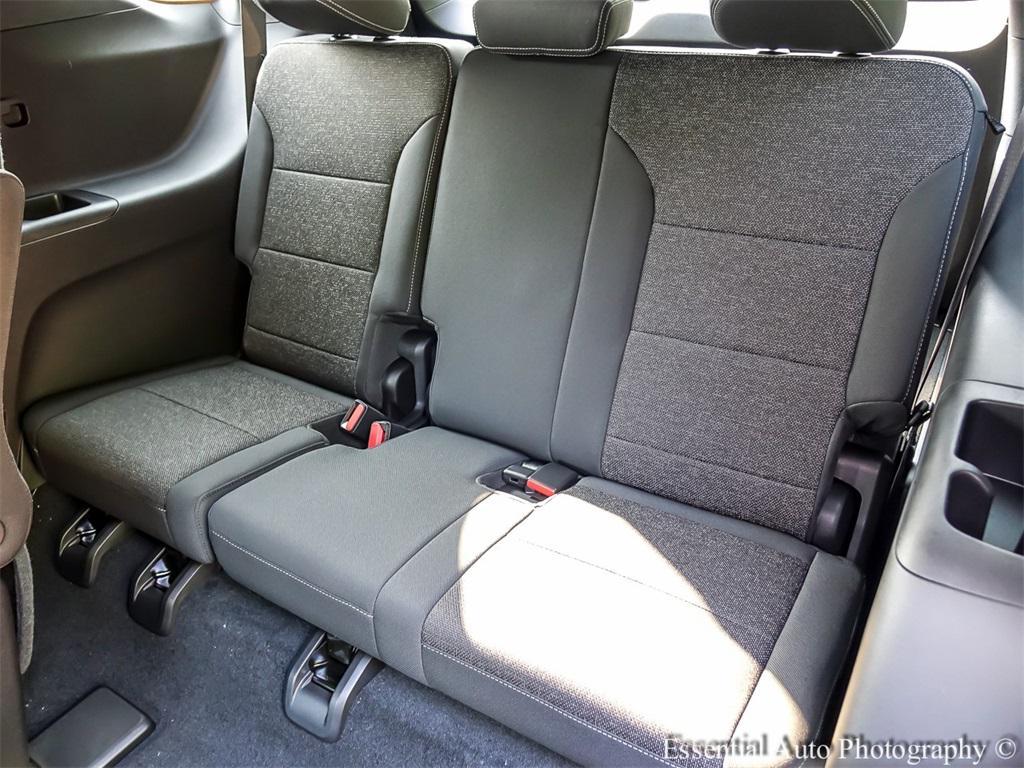 new 2026 Chevrolet Traverse car, priced at $43,015