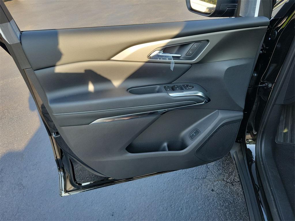 new 2026 Chevrolet Traverse car, priced at $42,565