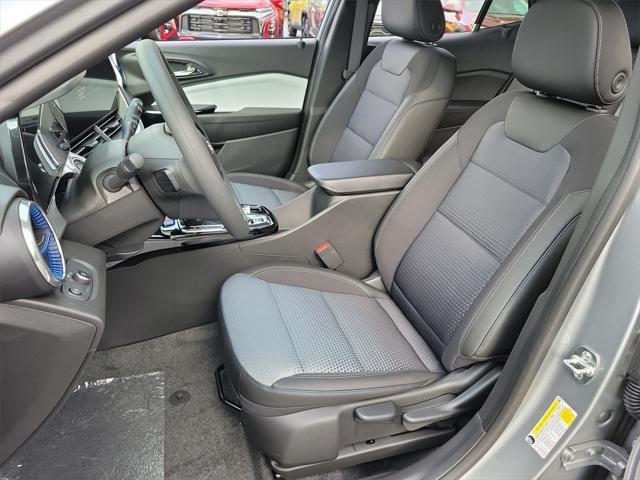 new 2025 Chevrolet Trax car, priced at $21,995