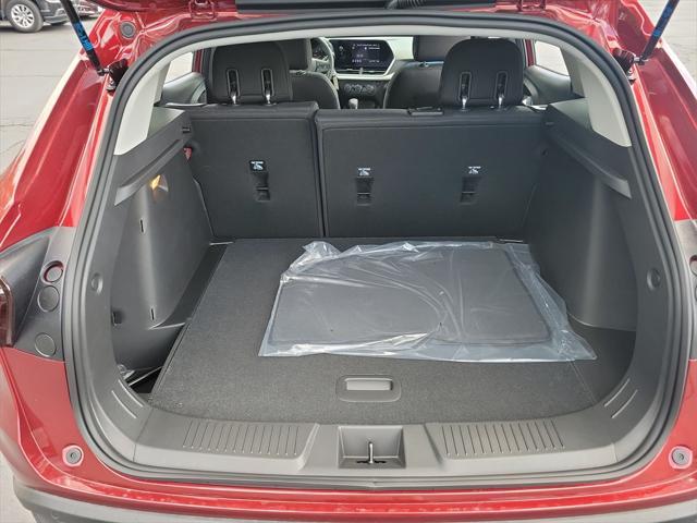 new 2025 Chevrolet Trax car, priced at $19,995