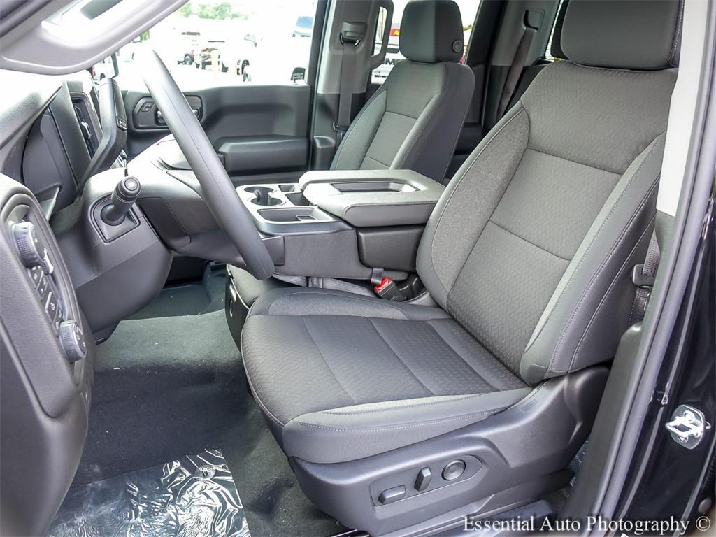 new 2026 Chevrolet Silverado 1500 car, priced at $40,995
