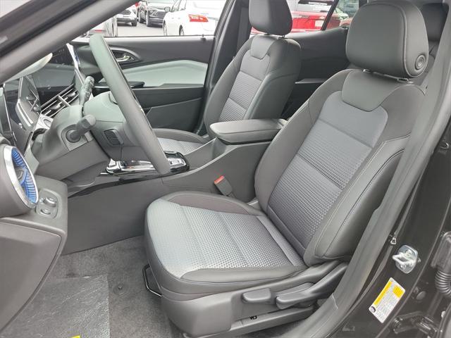 new 2025 Chevrolet Trax car, priced at $21,995