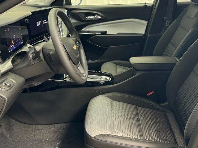 new 2025 Chevrolet Trax car, priced at $21,995