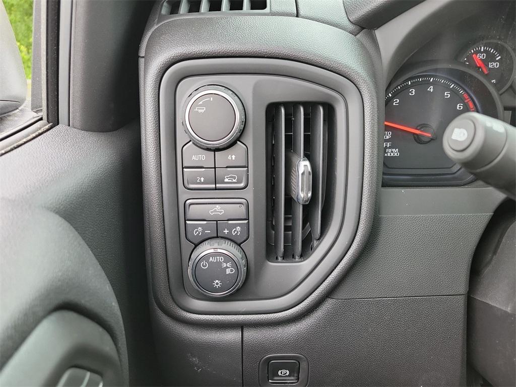new 2025 Chevrolet Silverado 1500 car, priced at $41,395