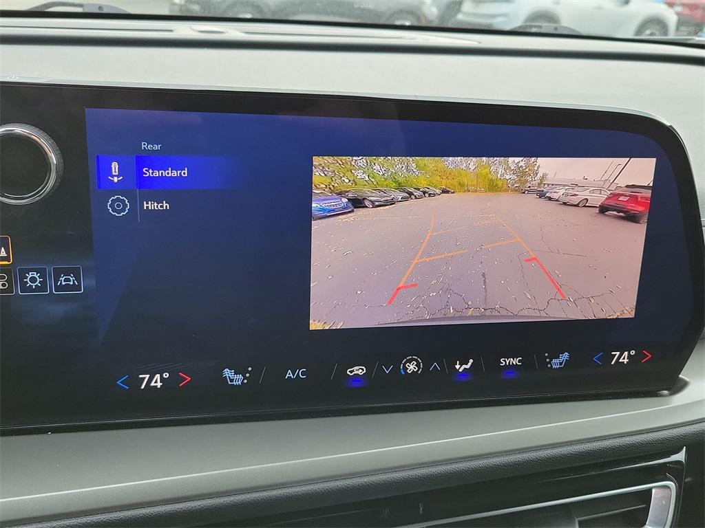 used 2025 Chevrolet Traverse car, priced at $37,990