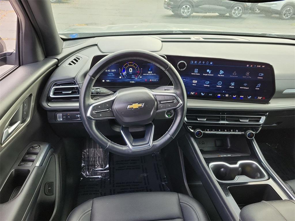 used 2025 Chevrolet Traverse car, priced at $37,990