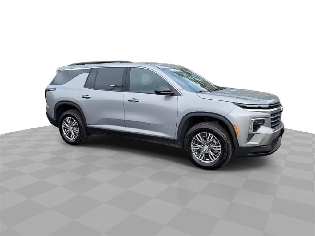 used 2025 Chevrolet Traverse car, priced at $37,990