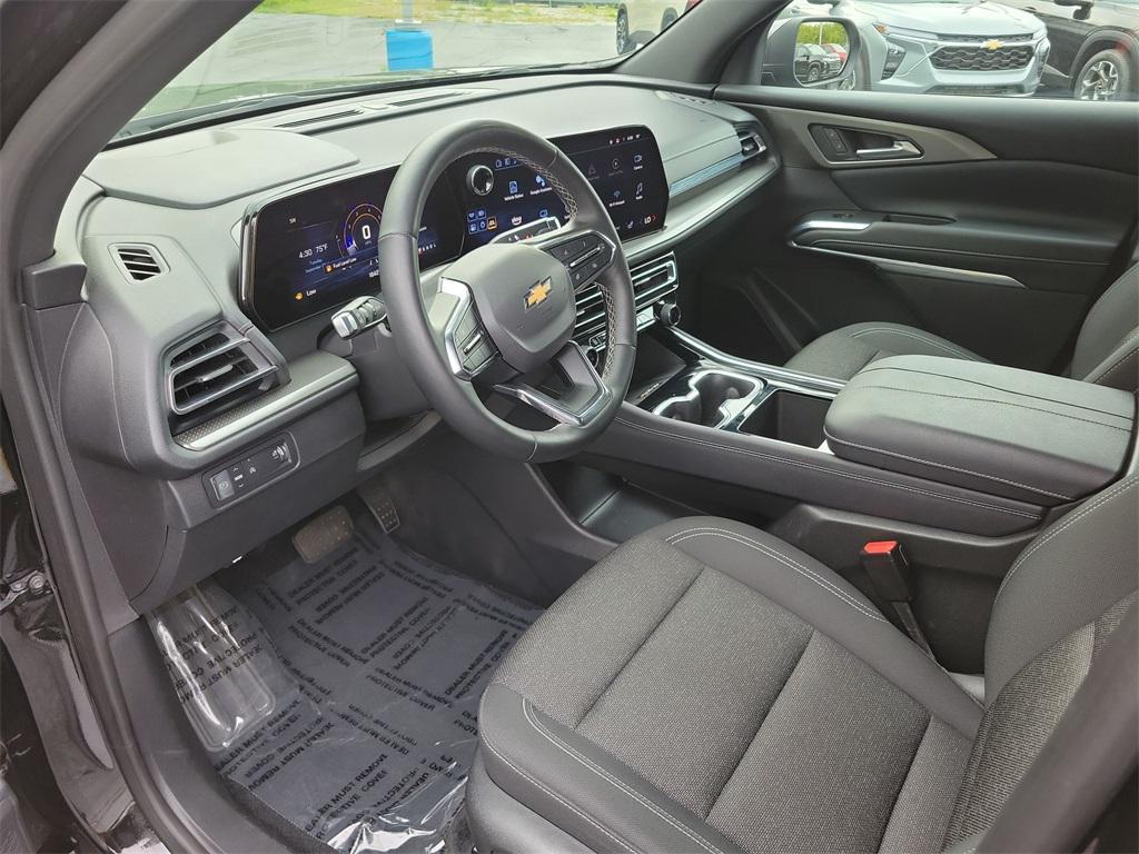 used 2025 Chevrolet Traverse car, priced at $38,491