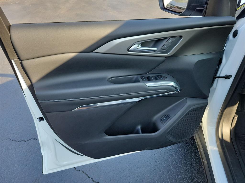 new 2025 Chevrolet Traverse car, priced at $41,495