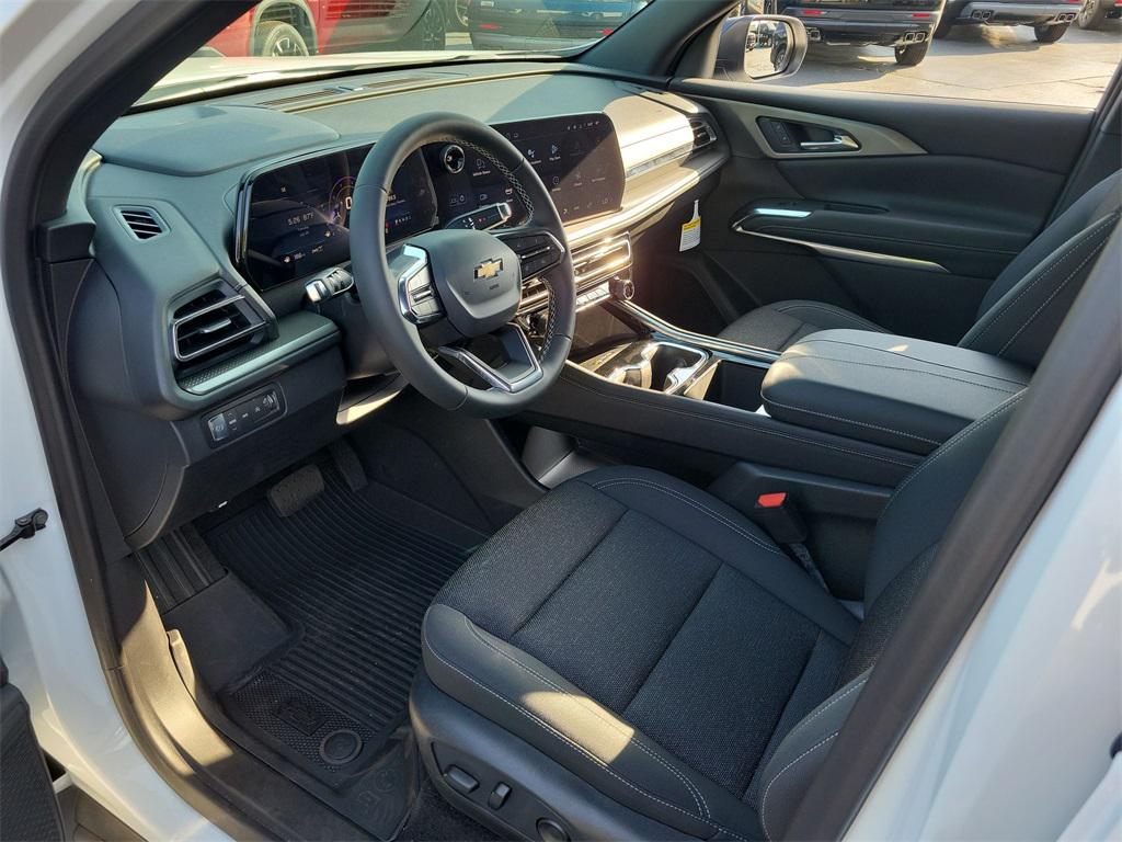 new 2025 Chevrolet Traverse car, priced at $41,495