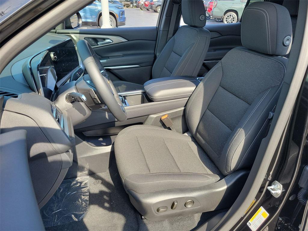 new 2025 Chevrolet Traverse car, priced at $43,446