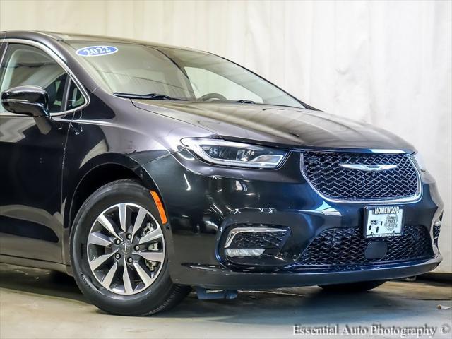 used 2022 Chrysler Pacifica Hybrid car, priced at $22,995