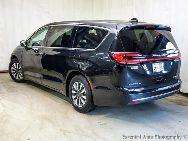 used 2022 Chrysler Pacifica Hybrid car, priced at $22,995