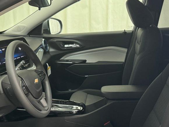 new 2025 Chevrolet Trax car, priced at $22,495