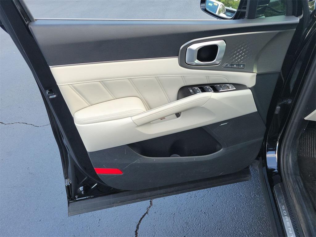 used 2022 Kia Sorento Plug-In Hybrid car, priced at $31,991