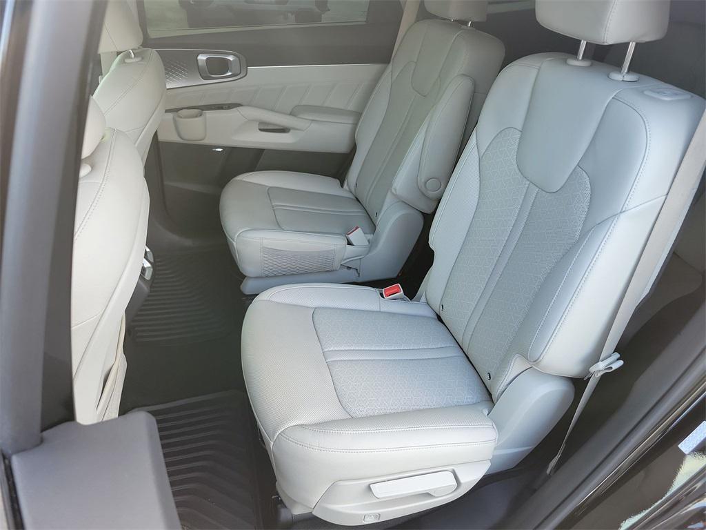used 2022 Kia Sorento Plug-In Hybrid car, priced at $31,991