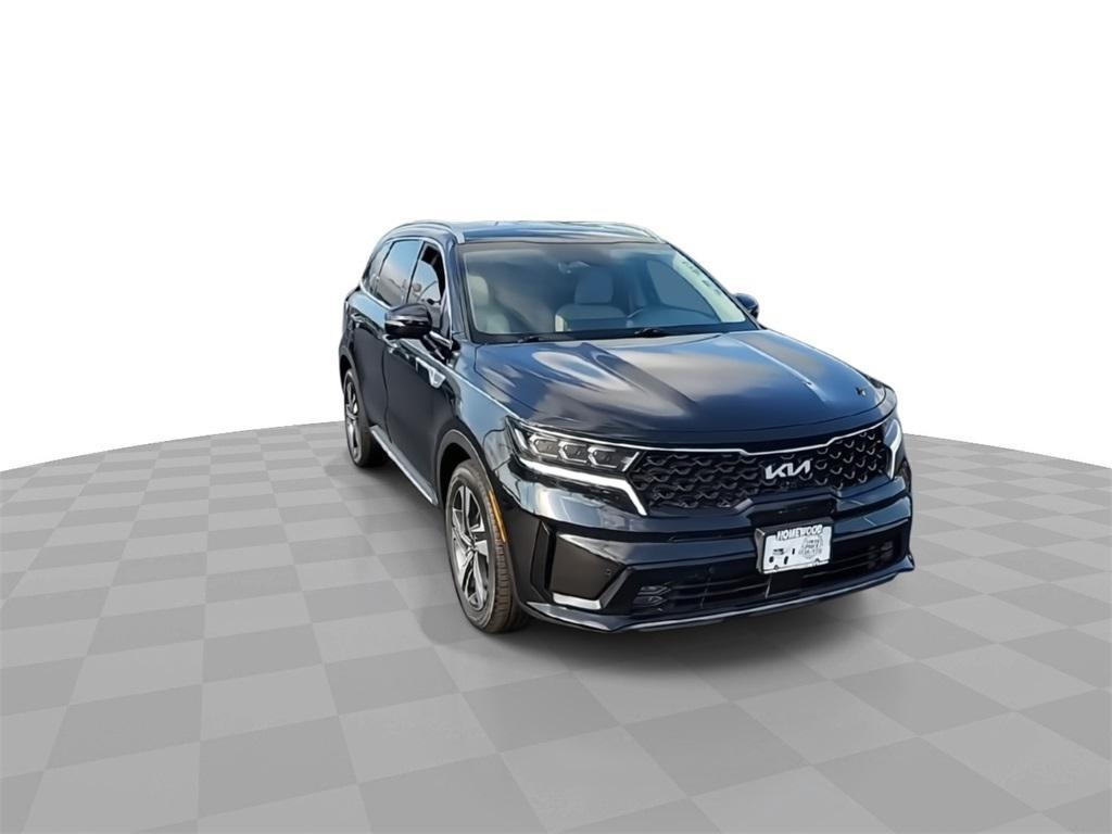 used 2022 Kia Sorento Plug-In Hybrid car, priced at $31,491