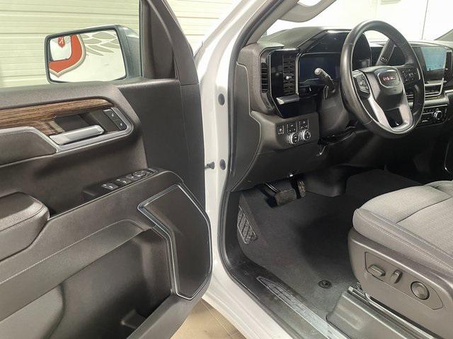 used 2023 GMC Sierra 1500 car, priced at $40,580