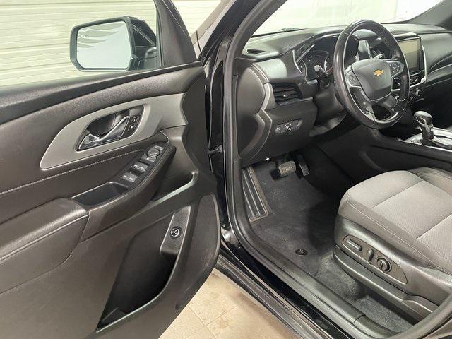 used 2022 Chevrolet Traverse car, priced at $29,549