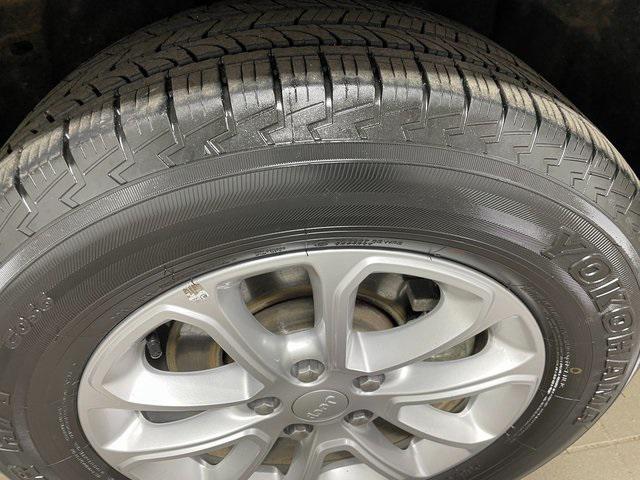 used 2022 Jeep Grand Cherokee car, priced at $25,997