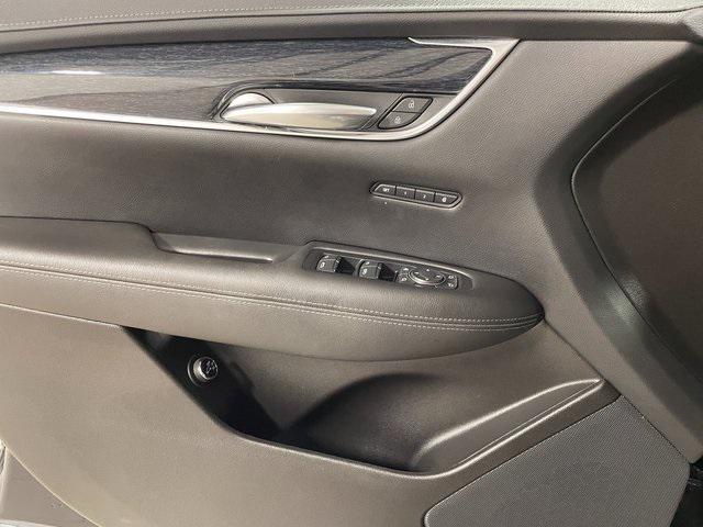 used 2022 Cadillac XT5 car, priced at $33,543