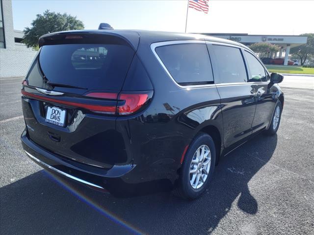 new 2024 Chrysler Pacifica car, priced at $40,416