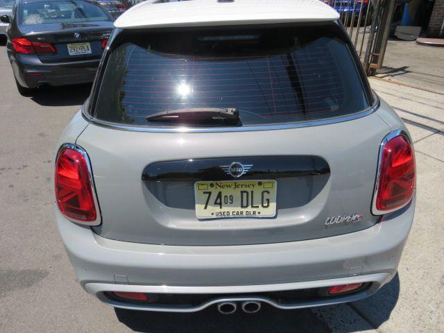 used 2021 MINI Hardtop car, priced at $16,500