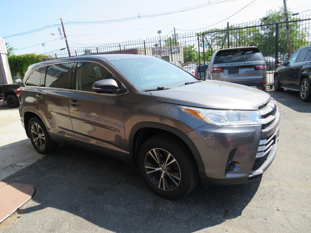 used 2019 Toyota Highlander car, priced at $19,400