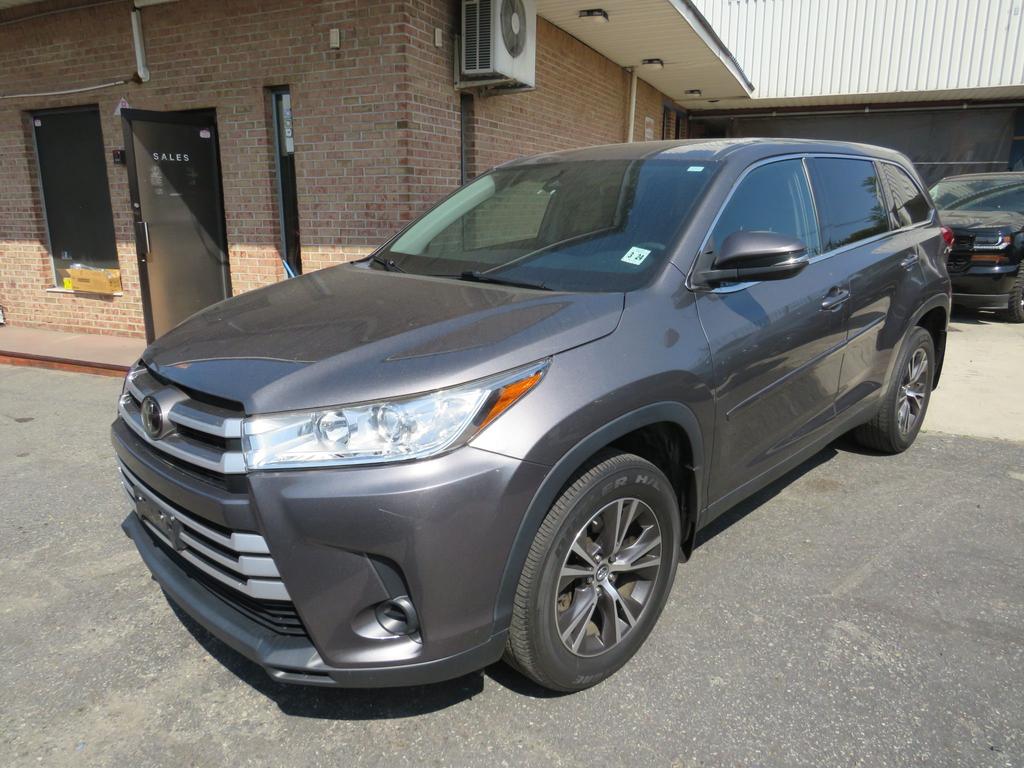 used 2019 Toyota Highlander car, priced at $19,400