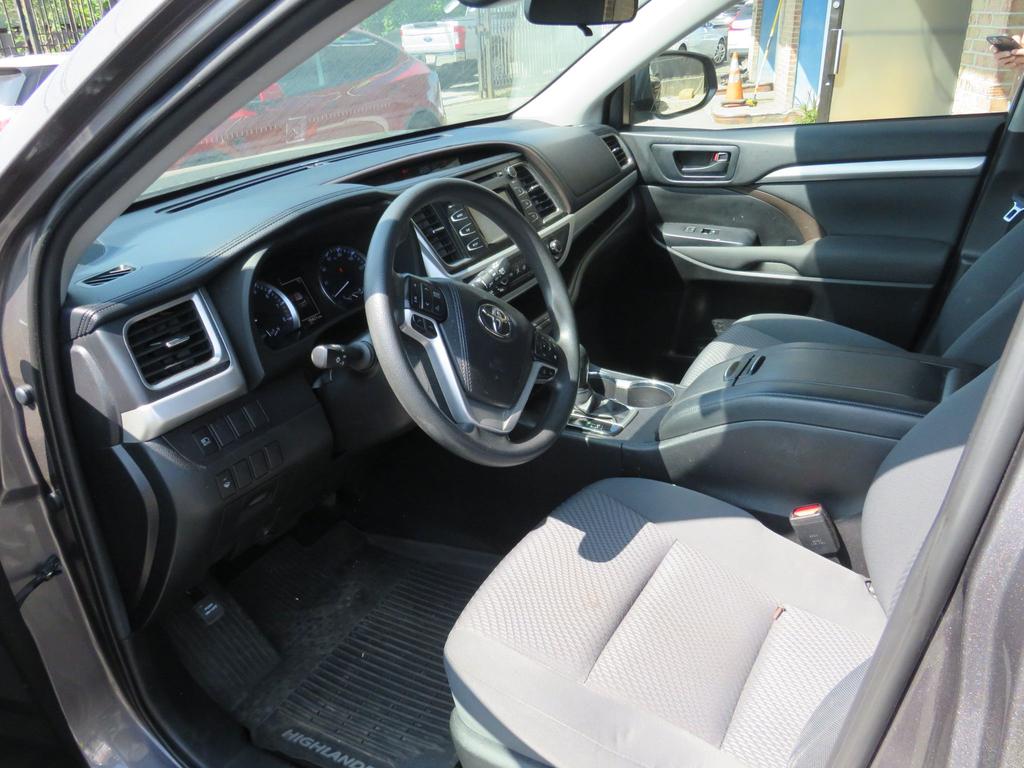 used 2019 Toyota Highlander car, priced at $19,400