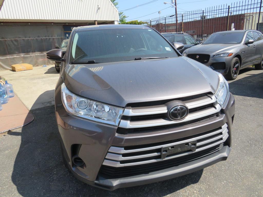 used 2019 Toyota Highlander car, priced at $19,400