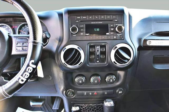 used 2015 Jeep Wrangler Unlimited car, priced at $18,495
