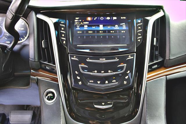 used 2019 Cadillac Escalade ESV car, priced at $29,994