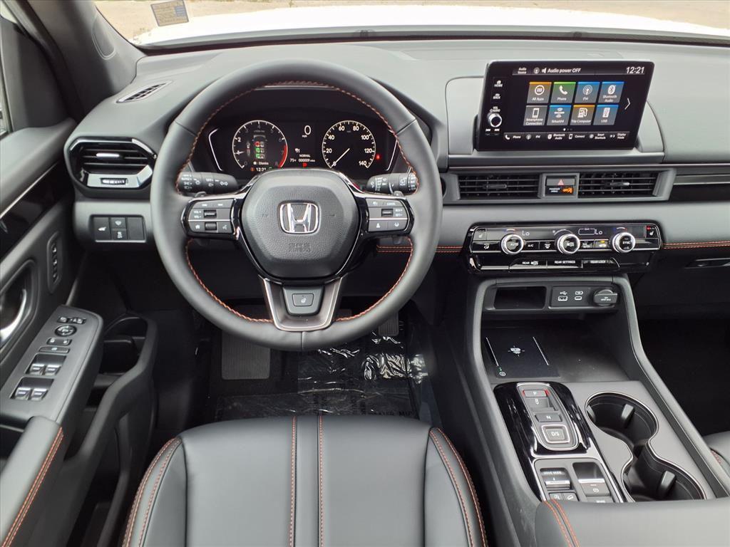 new 2025 Honda Pilot car, priced at $51,350