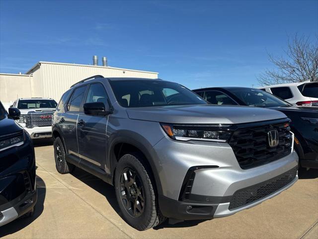 new 2025 Honda Pilot car, priced at $50,795